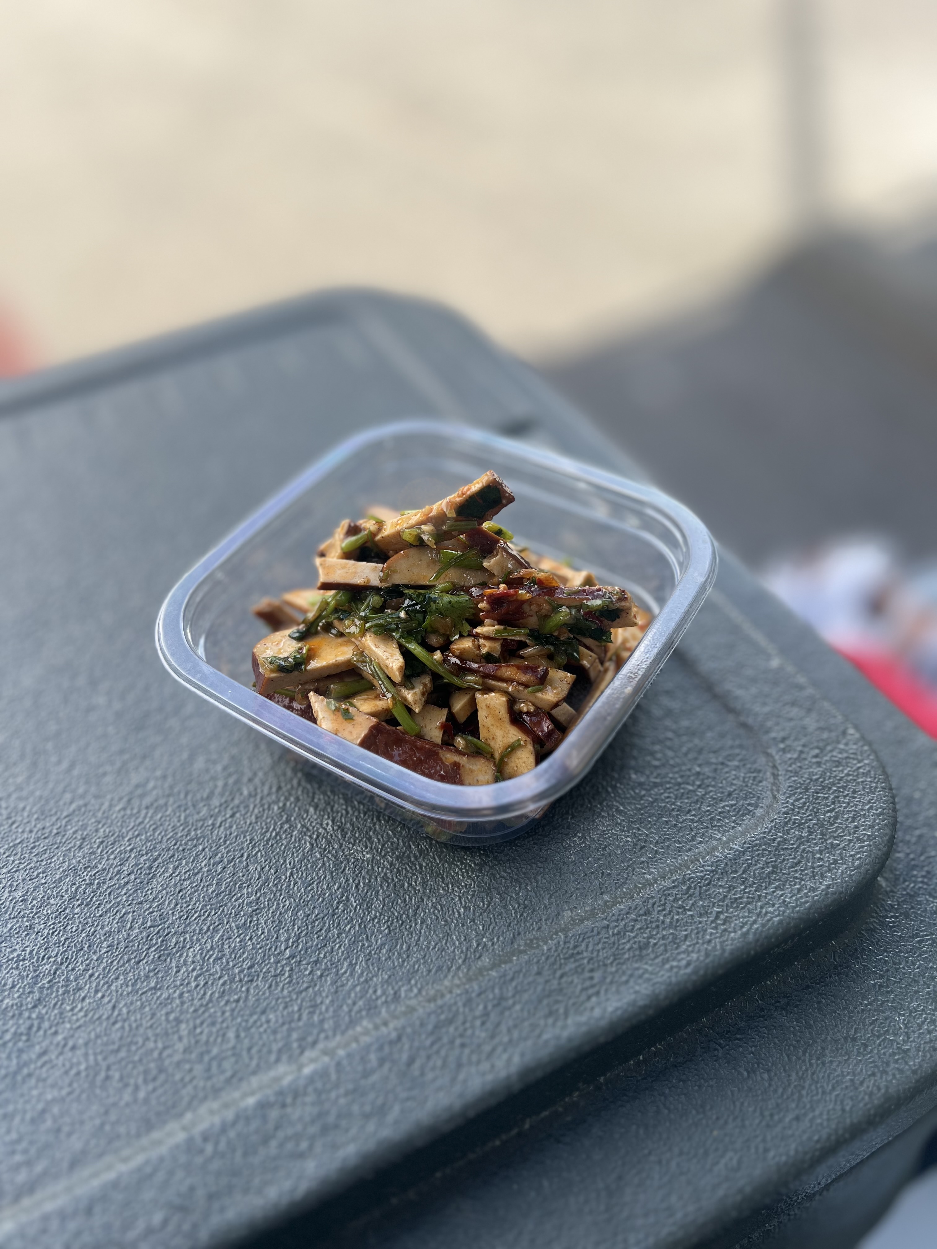Marinated cold tofu